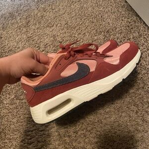 Women’s Nike Shoes Like New